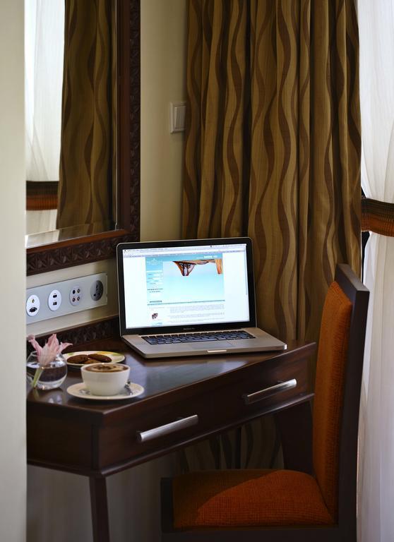 Sarova Whitesands Beach Resort & Spa Момбаса Экстерьер фото