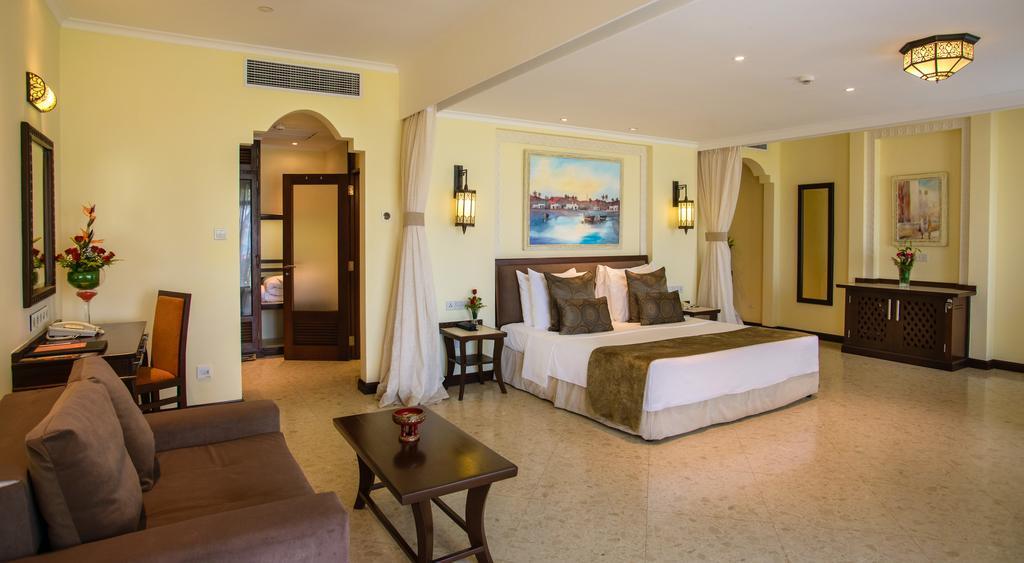 Sarova Whitesands Beach Resort & Spa Момбаса Экстерьер фото