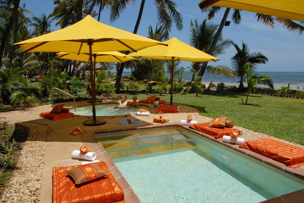 Sarova Whitesands Beach Resort & Spa Момбаса Экстерьер фото